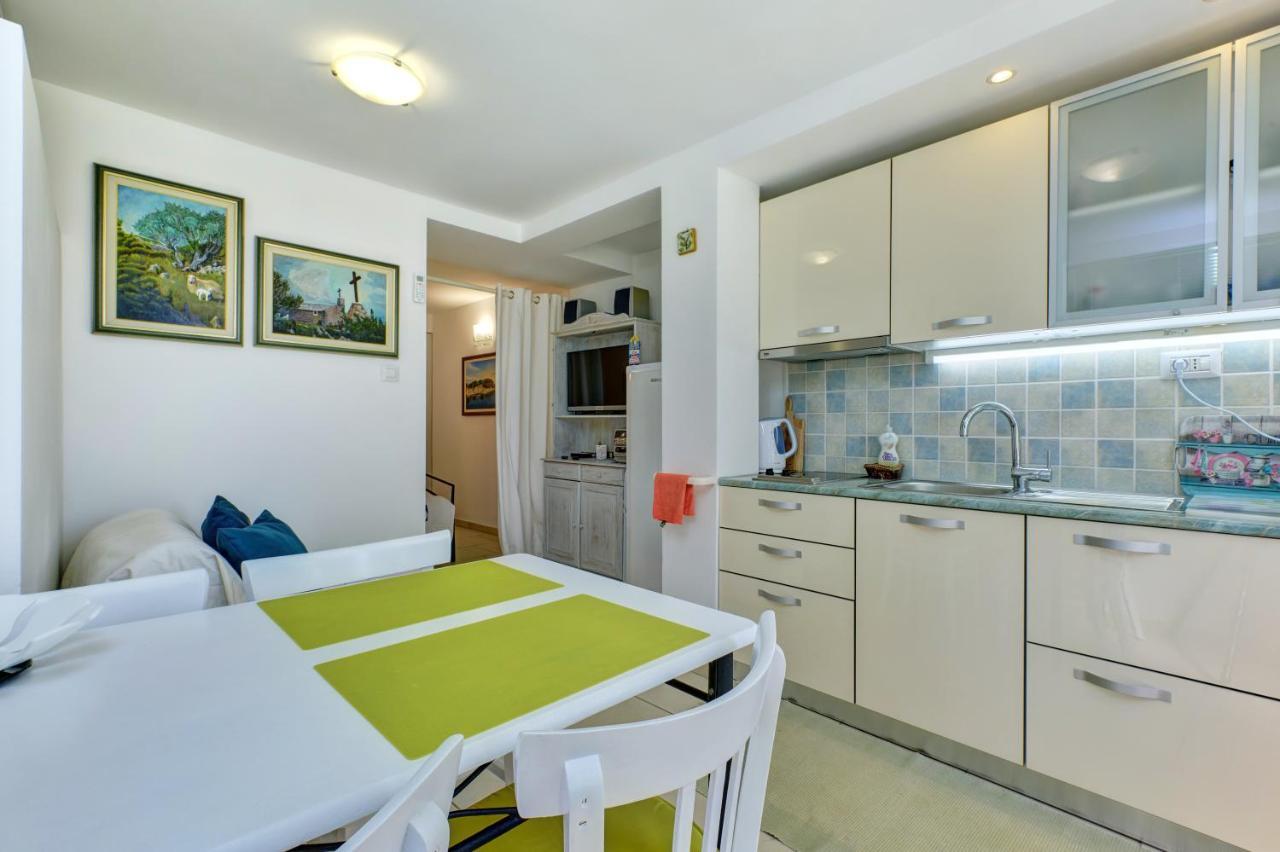 Apartment Neno - Terrace & Parking Вели-Лошинь Экстерьер фото
