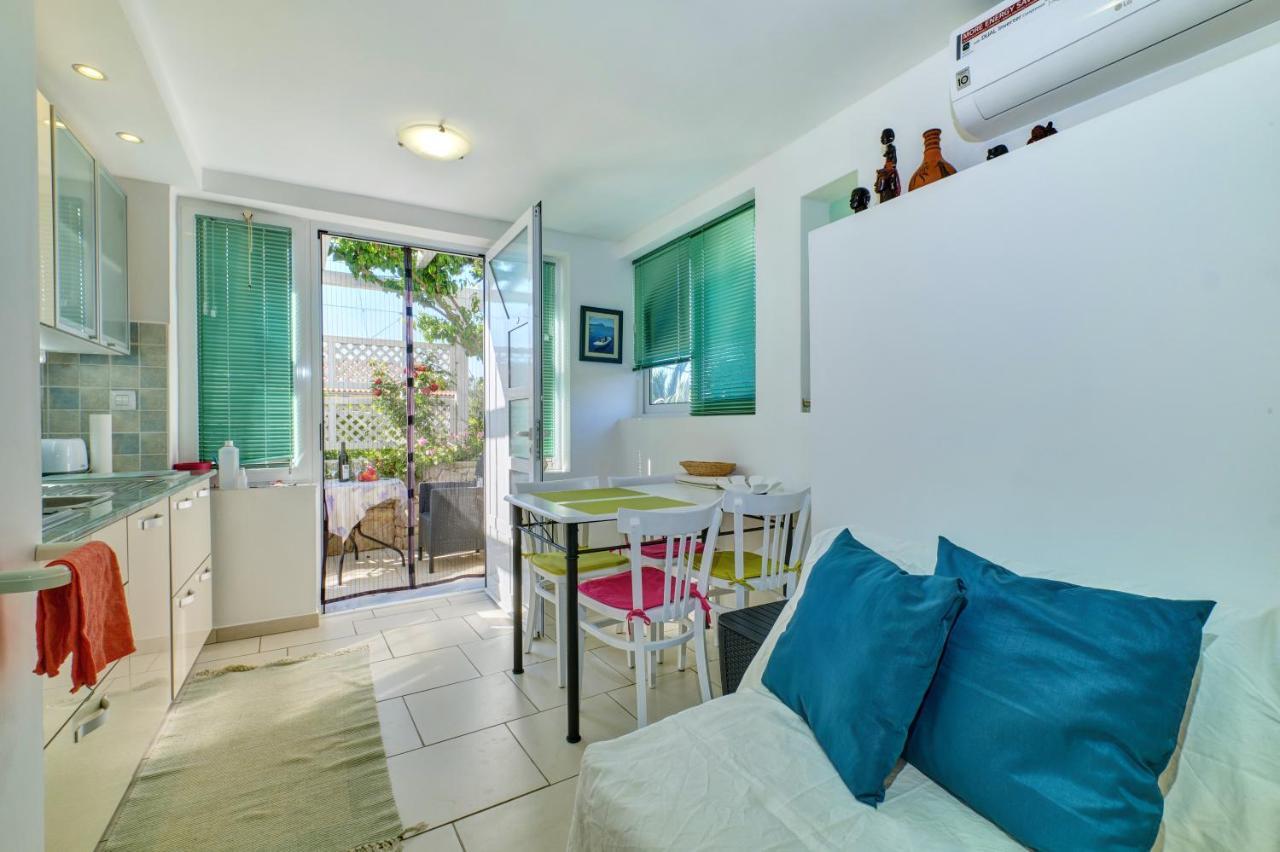 Apartment Neno - Terrace & Parking Вели-Лошинь Экстерьер фото