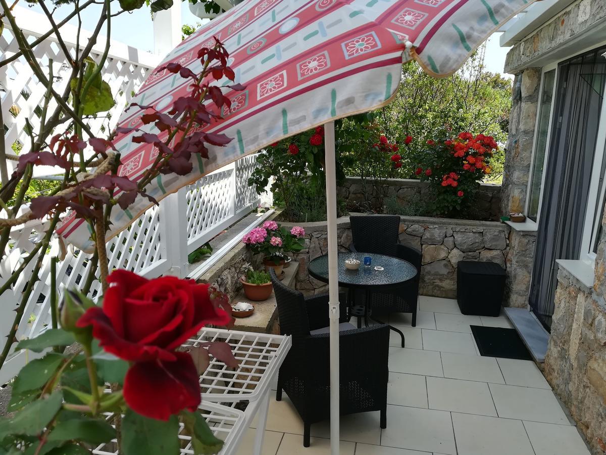 Apartment Neno - Terrace & Parking Вели-Лошинь Экстерьер фото